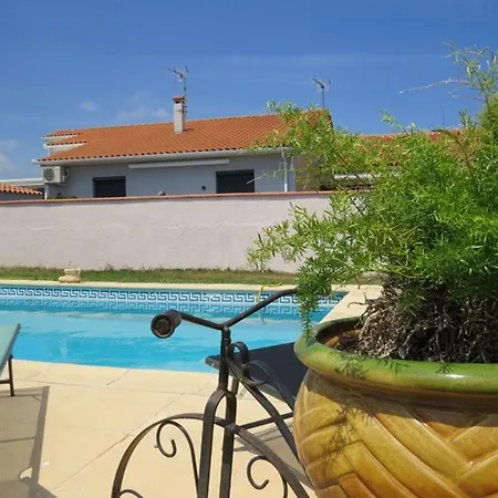Villa Familiale Avec Piscine Privee Pres Des Plages - Fr-1-529-156 *